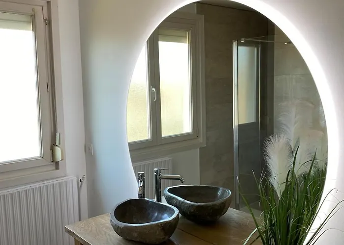 Le Nid - Maison Proche De La Foret 度假居 *